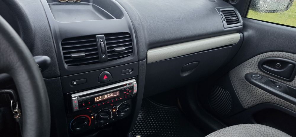 Renault Clio 1.2 benzyna 2006r, klima 5 drzwi LIFT