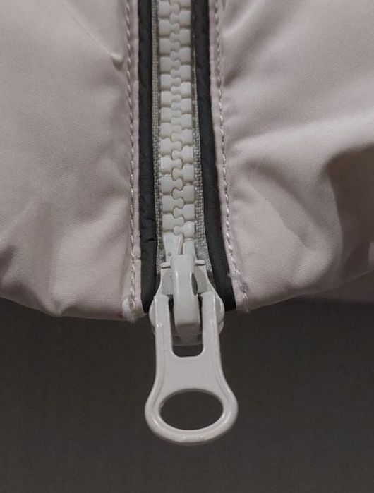 Теплий зимовий пуховик