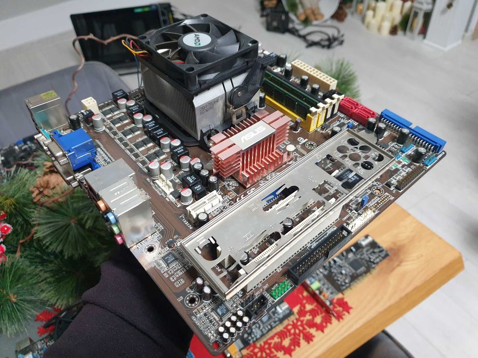 płyta główna Asus M3N78-CM z Procesorem AMD Athlon 64 X2 5200+ 4Gb ram