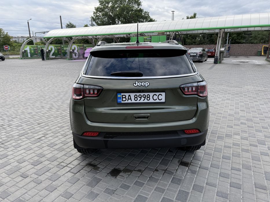 Продам Jeep Compass