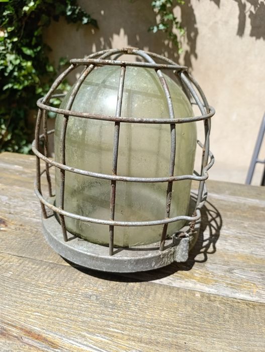 Duża industrialna lampa przeciwwybuchowa Wilkasy