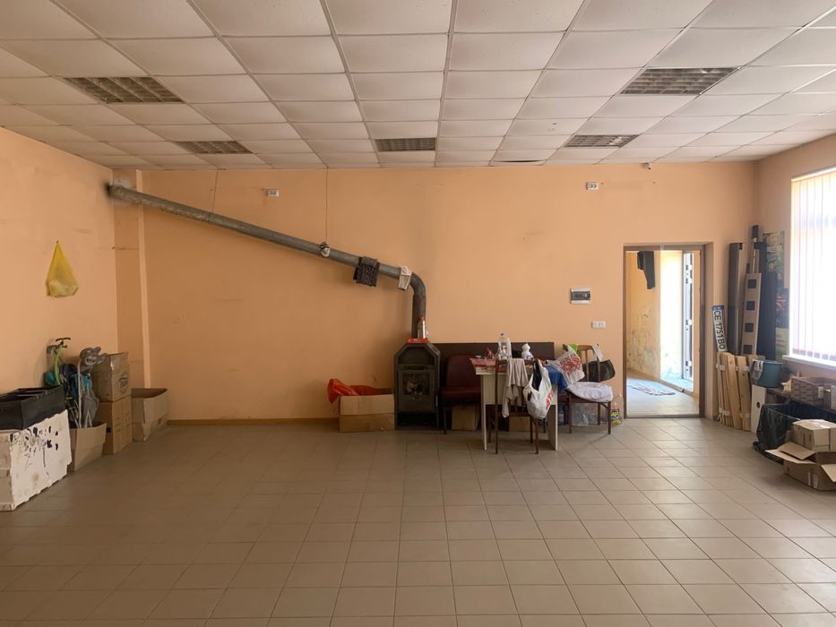 МІ Торговельне приміщення з автомобільними боксами у Великому Кучурові