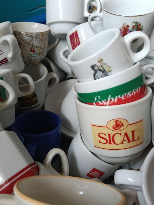 Lote chávenas e pratos de café coleção
