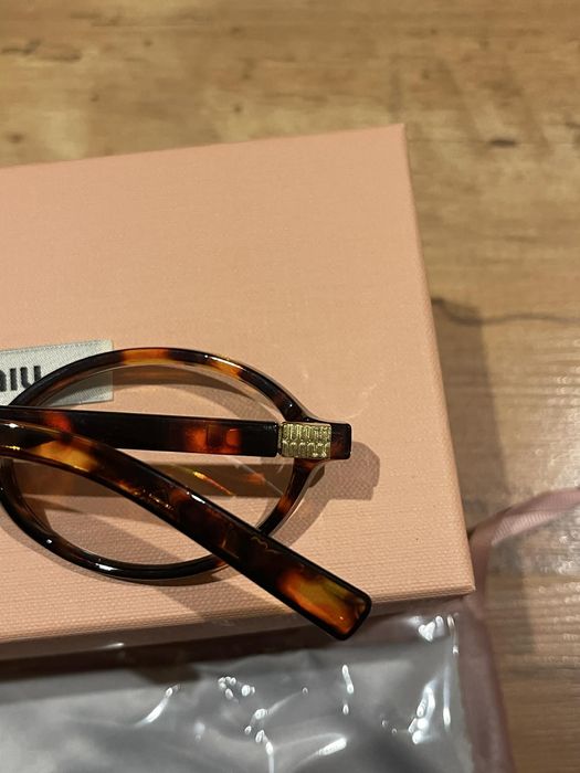 Okulary Miu Miu old money panterka