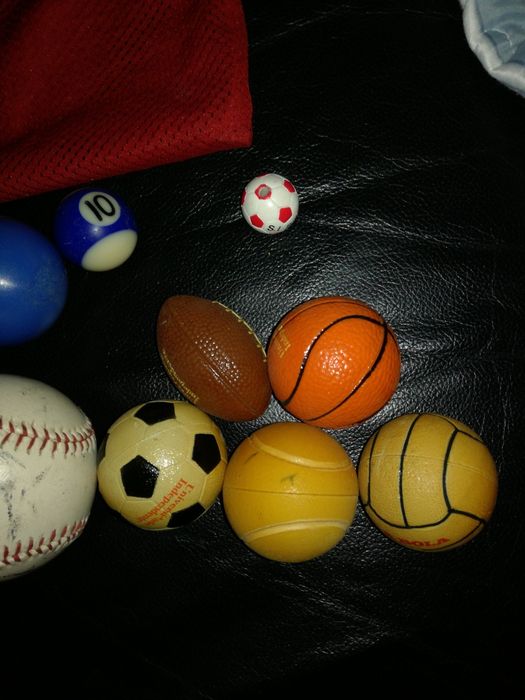 Varias bolas para venda (valor com portes incluidos)64174053761409123