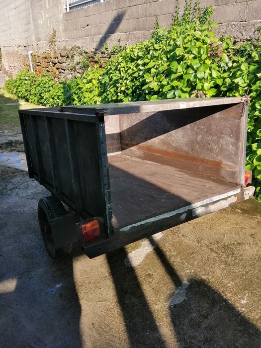 Vendo atrelado  usado