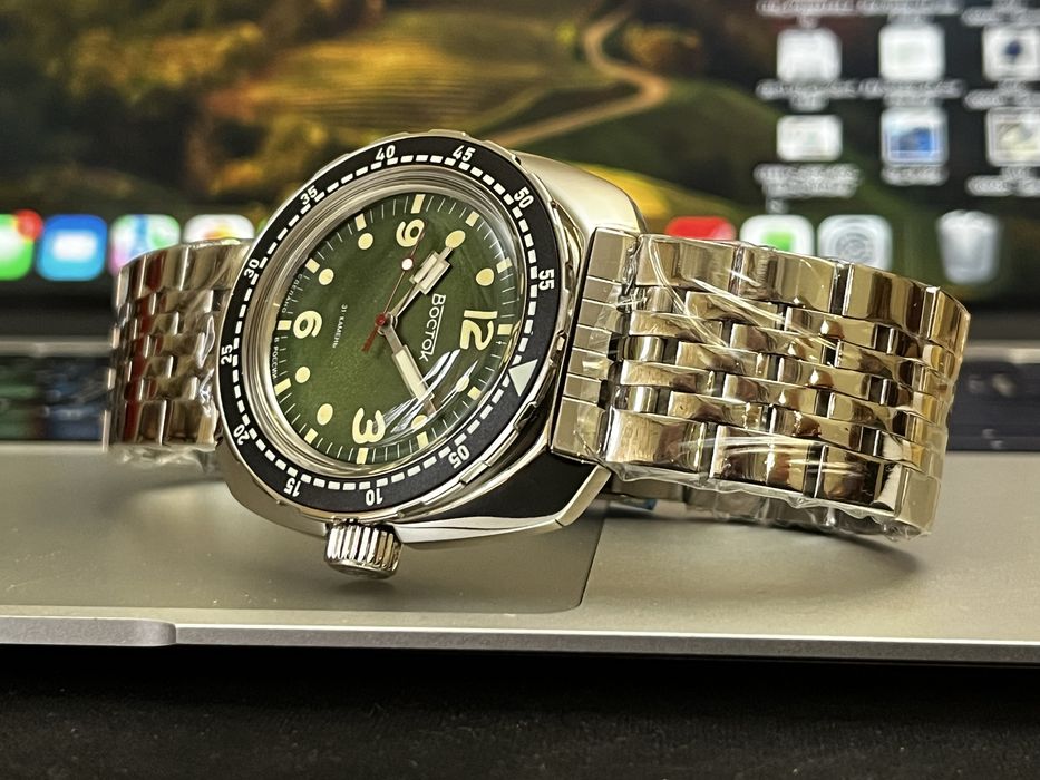 Наручные часы Восток Амфибия 71066А абсолютно новые Водозащита 20 АТМ