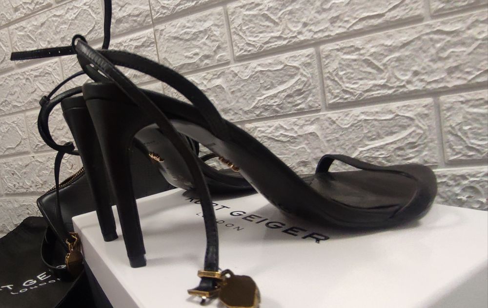 Szpilki sandały odkryte KURT GEIGER 41