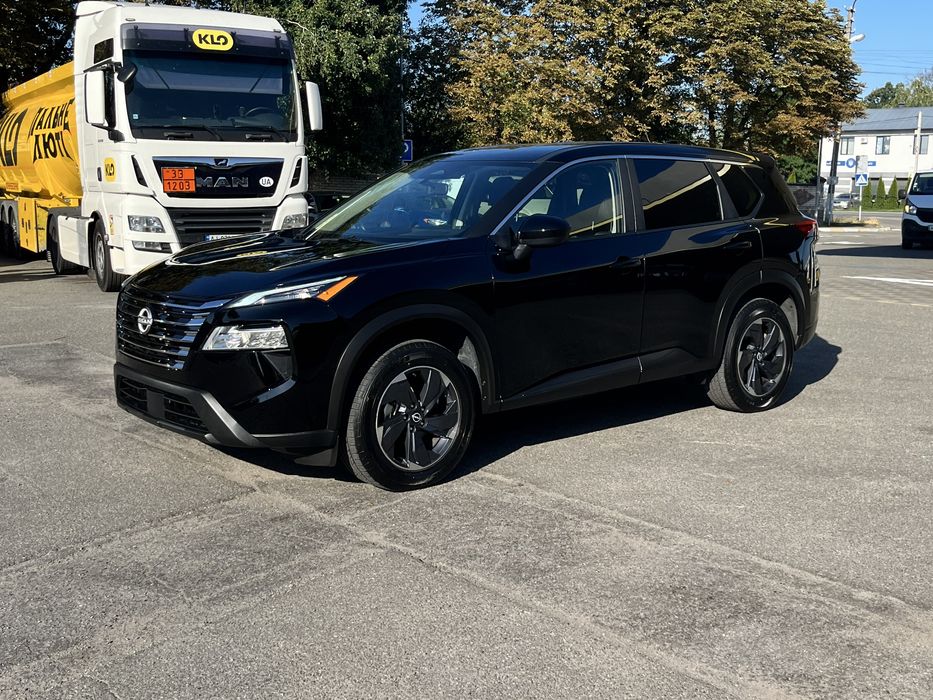 Nissan Rogue SV awd 2025p гарний стан авто