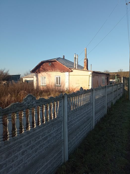 Помешкання біля річки. Село Брусилів.