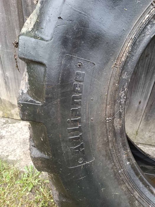 Шина для будівельної техніки