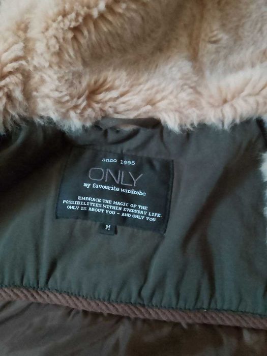 куртка жiноча Only осень-зима c капюшоном размер M