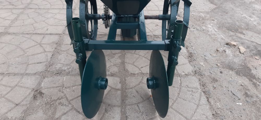 Картофлесажалка для мотоблока