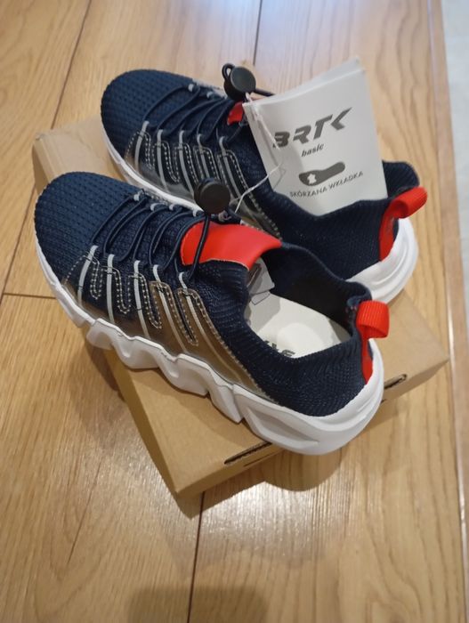 Buty nowe Bartek r.33