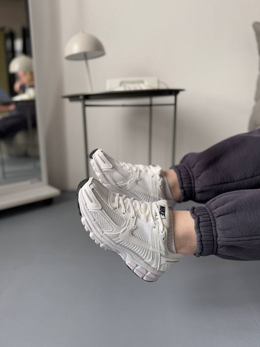36-45 Nike Zoom Vomero 5 White