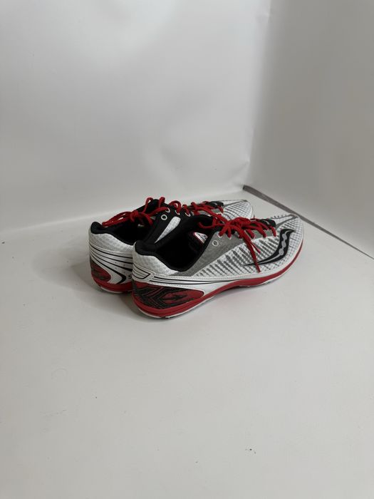 Бігові кросівки Saucony 46.5