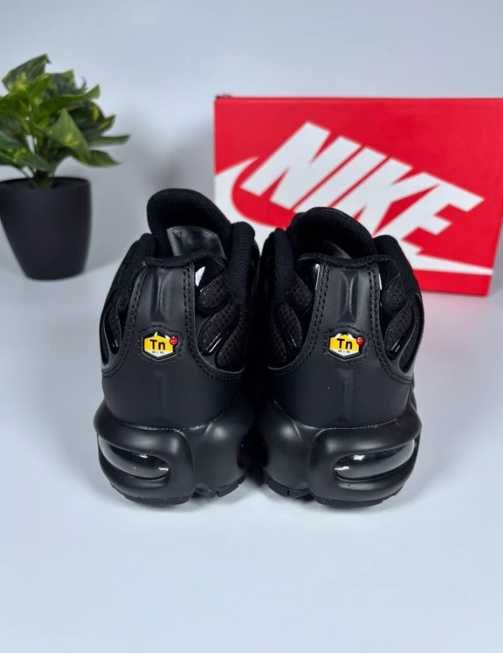 Nike Tn nowe z pudelkiem R.42