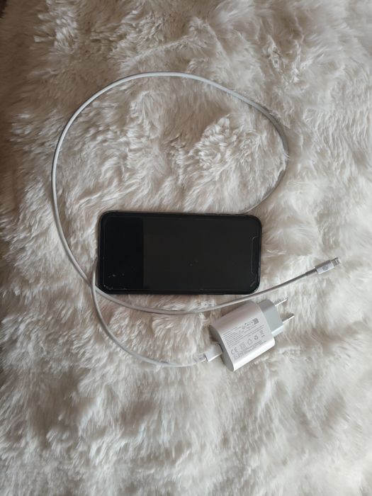 iPhone 11 64 gb bom.