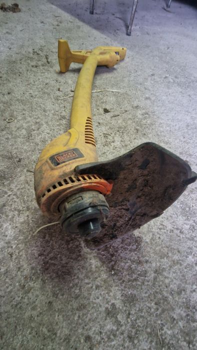 Aparador elétrico BLACK + DECKER