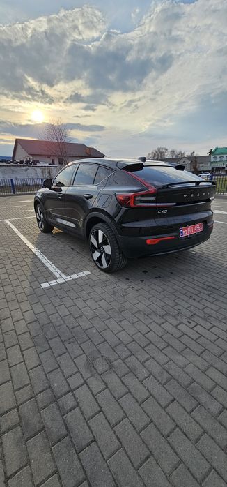 Електроавтомобіль Volvo C40 Recharge