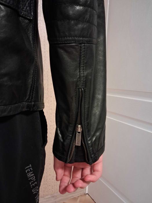 Чоловіча шкіряна куртка Massimo Dutti