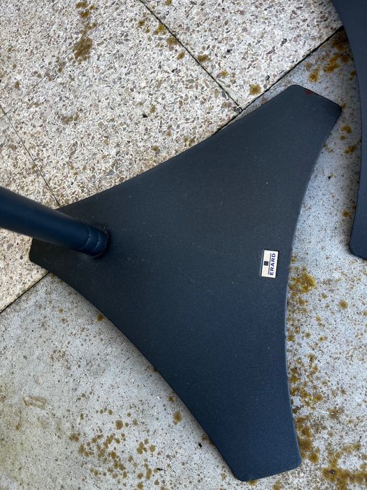 Colunas SOLID Solutions S100 e Tripés ERARD