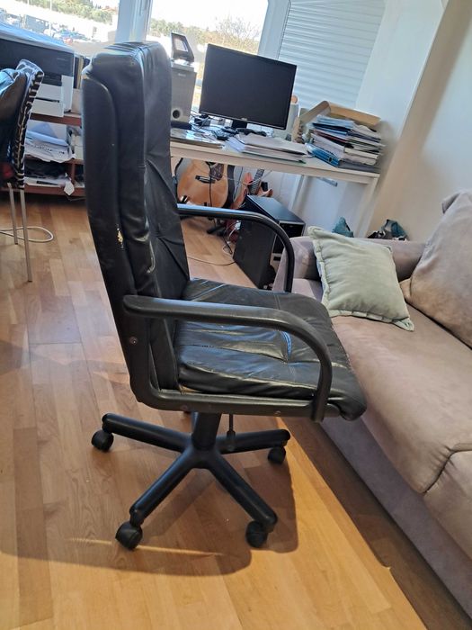 Cadeira de secretária (escritório)