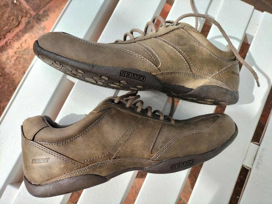 Tênis SEBAGO 41 pouco uso como novos