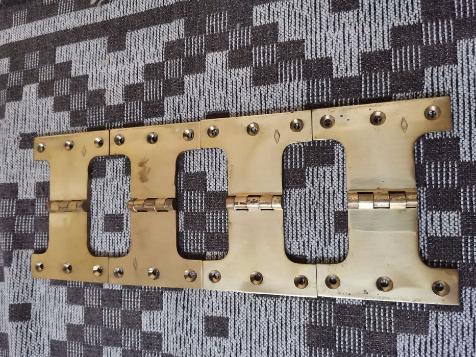 Dobradiças em Latão.