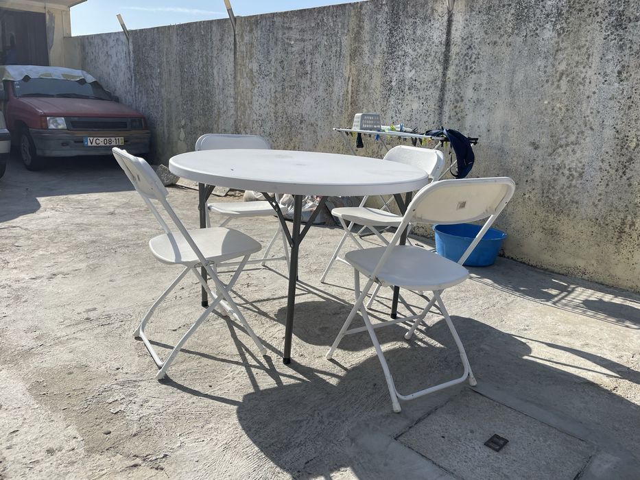 Conjunto mesa + 4 cadeiras
