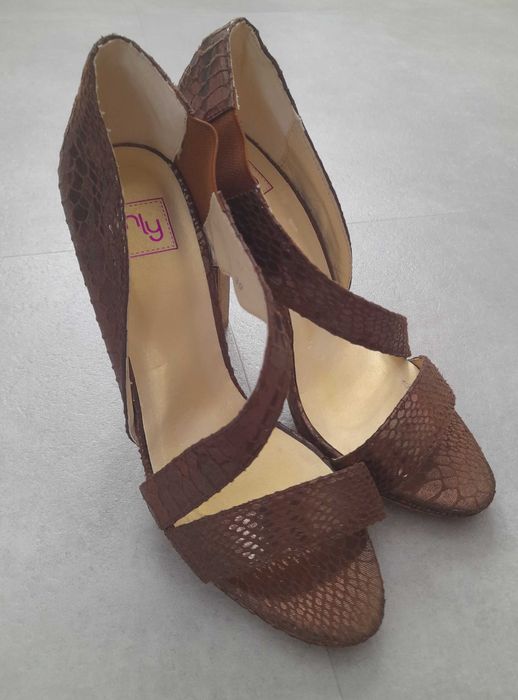 Buty sandaly brązowe rozm. 39, nowe bez metki