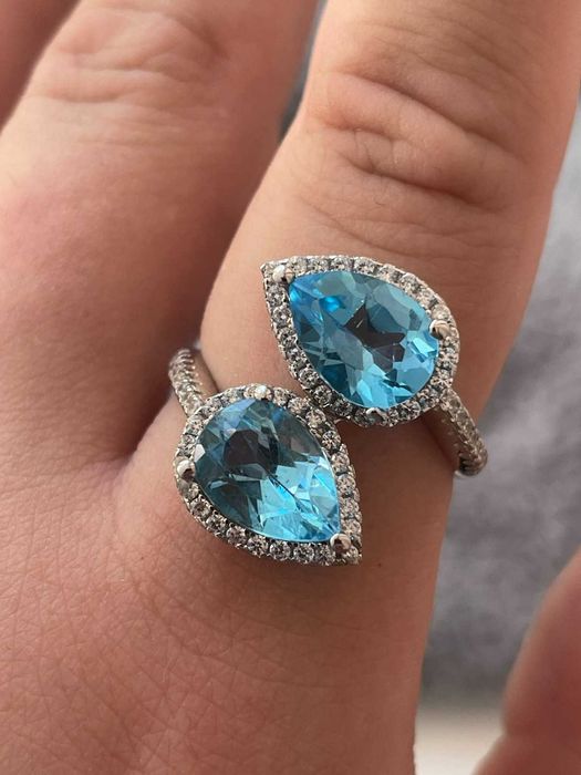 Серебряное кольцо с швейцарским голубым топазом 18.5 размера