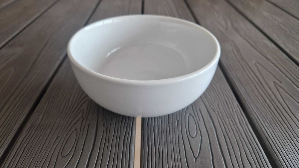 Taça / Tigela pequena branca de loiça