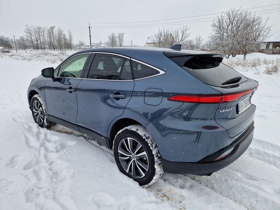 Toyota Venza гібрид 2022рік
