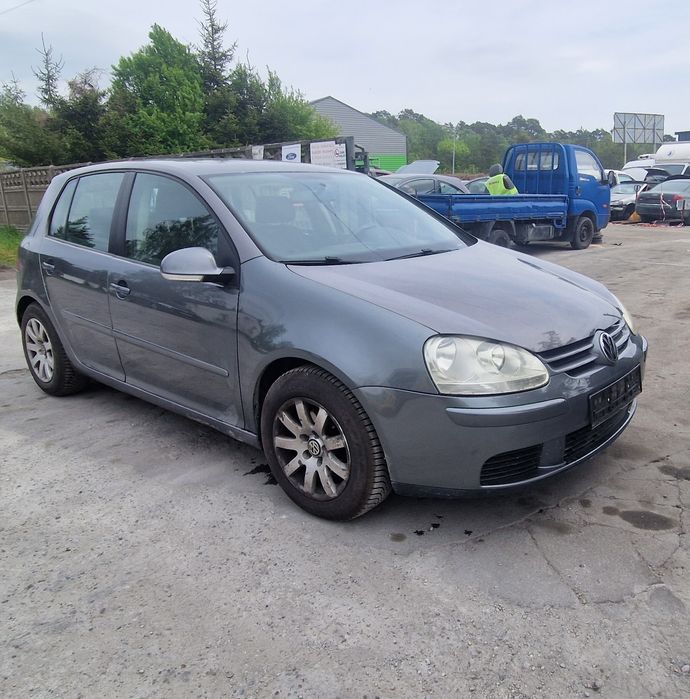 Części VW GOLF V 1.6 FSI BLF LA7T Silnik Drzwi Zderzak Skrzynia Klapa Lampa Błotnik Fotel Magiel