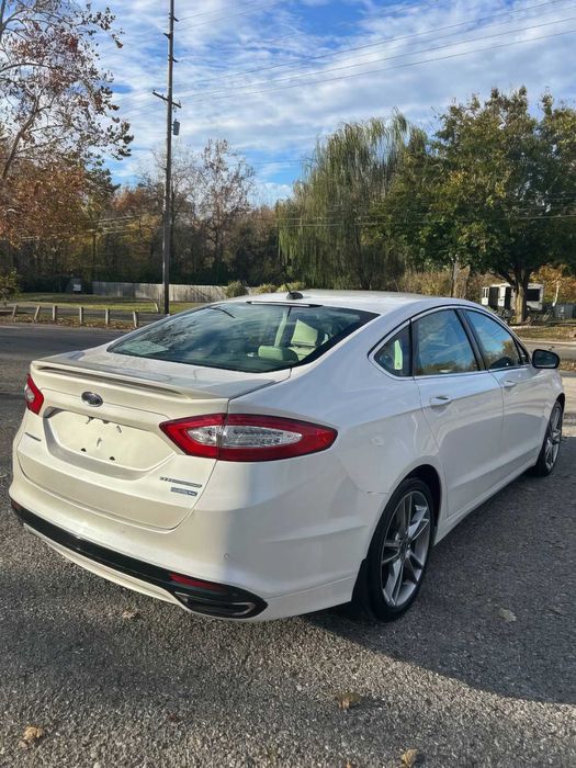 Ford Fusion Titanium      2016