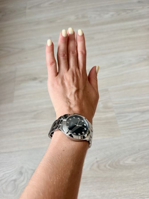 Жіночий наручний годинник Guess