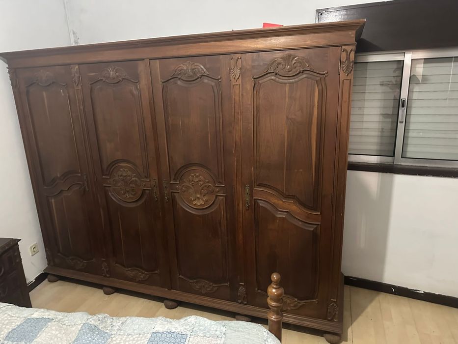 Guarda fatos 4 portas