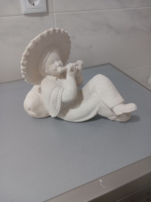 Estatueta em mármore areada