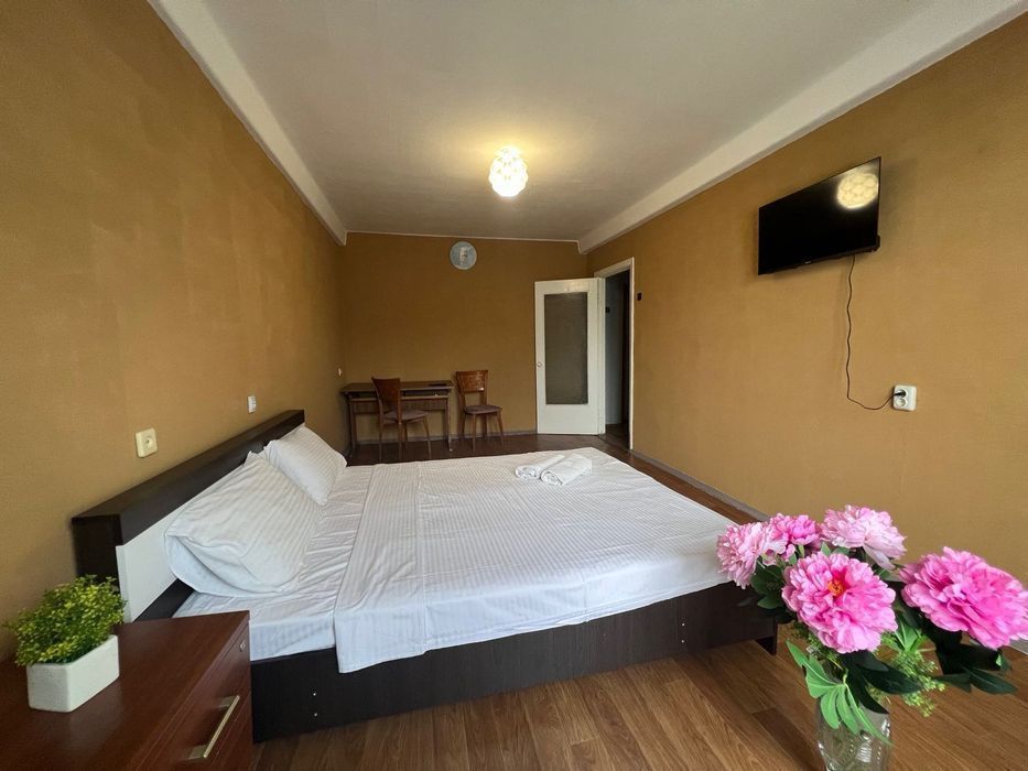 1к Центр Печерcьк Військовий шпиталь 5 хв. Подобово Погодинно Квартира