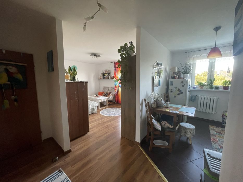 Kawalerka (34m2) na wynajem. W pełni wyposażona. 1700 pln (w cenie jest czynsz). Balkon. Zamość, ul. Tczewska, Piła. Blisko ANS, rzeki, sklepów .