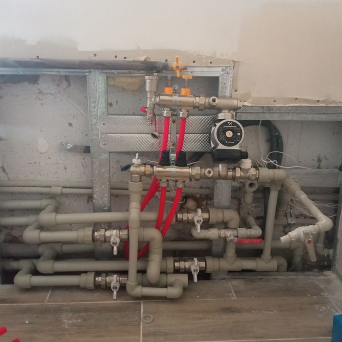 Сантехника любой сложности . Замена труб в квартире,подвале. Отопле