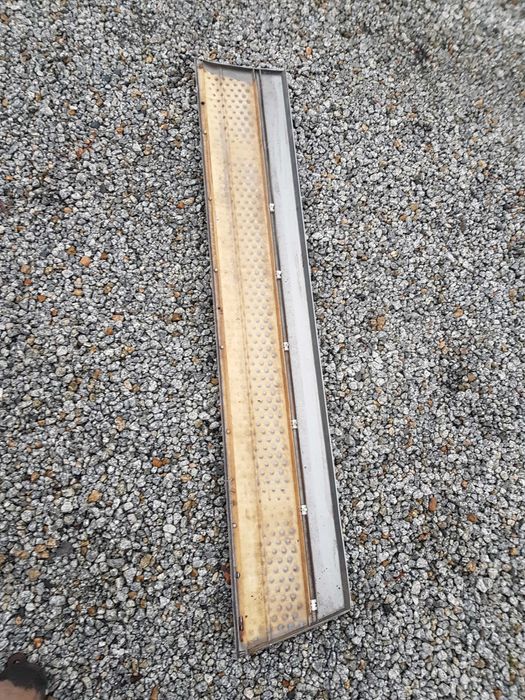 Listwa prawych drzwi mercedes W126 sec 2 seria