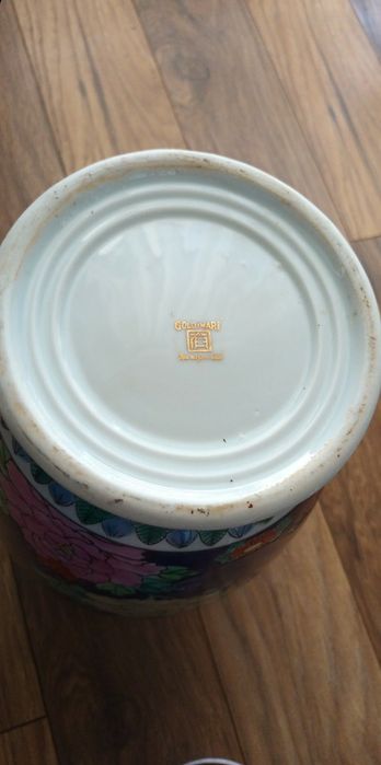 Stare wazony kolekcjonerskie