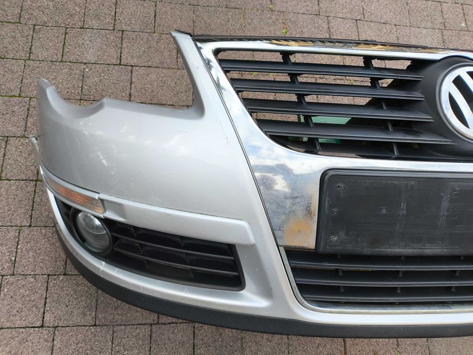 Zderzak Przedni VW Passat B6 Kolor Srebrny LA7W