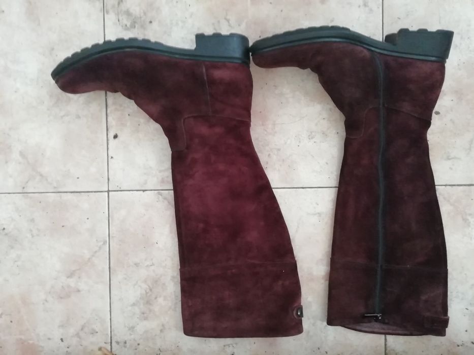 Botas de pele camurça castanhas novas