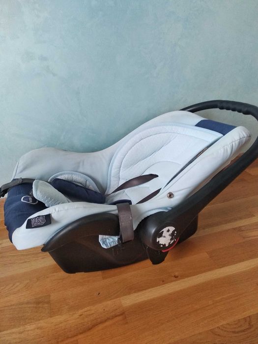Продається дитяча коляска Tutis Zippy 3в1