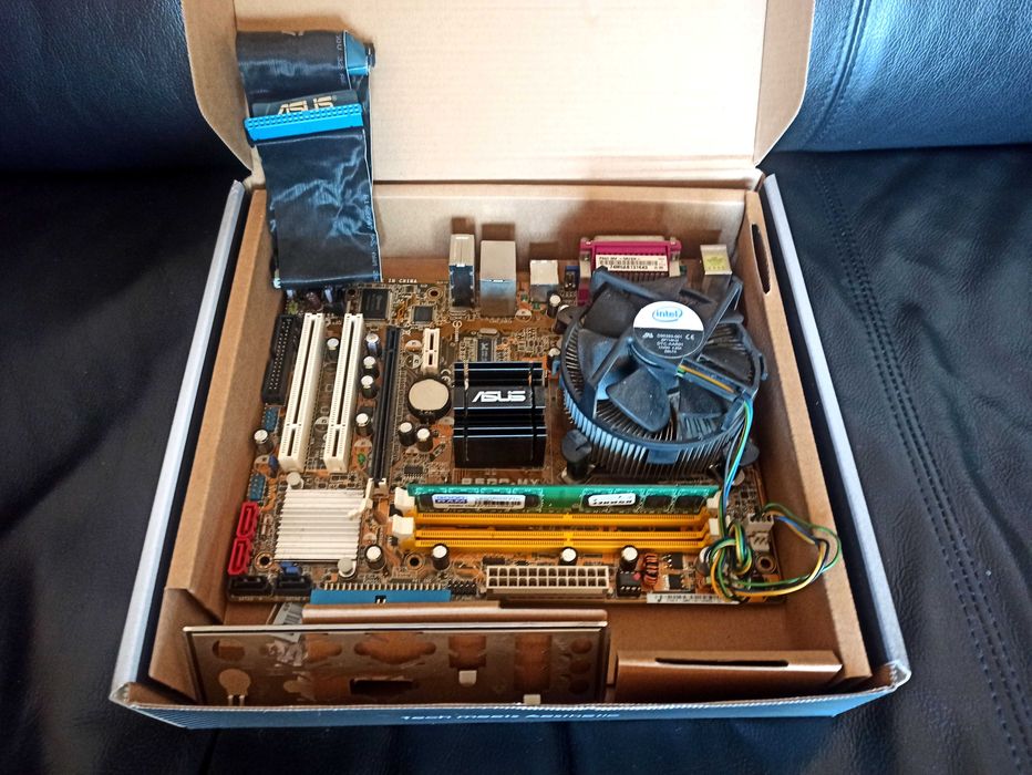 płyta główna Asus P5GC-MX, procesor Intel dual core 2x1,6 GHz, pamięć Ram DDR2 2GB