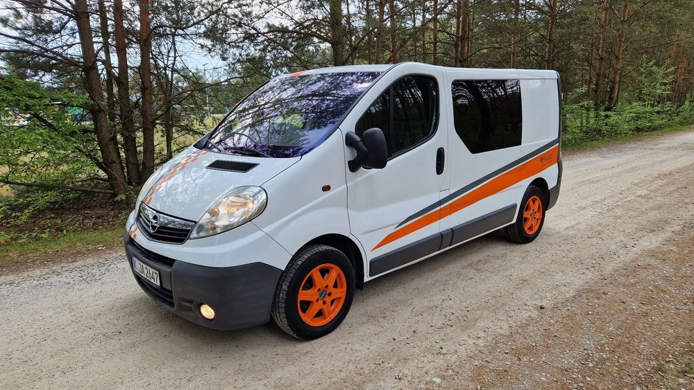 Opel Vivaro 9 osób ! Oryginał !  Bezwypadkowy! Jak nowy.