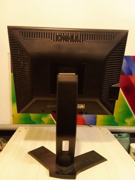 Монитор Dell Professional P190St 19  TN / DVI, VGA, USB